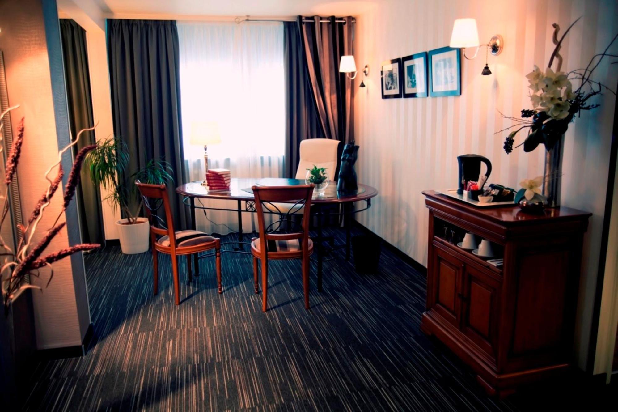 Dm Hotel Forbach Ngoại thất bức ảnh